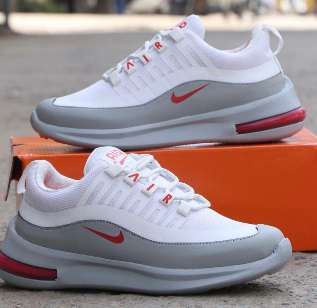 Nike Axis