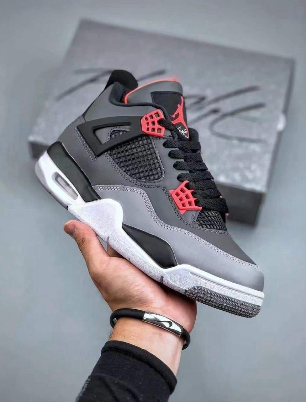 Jordan Retro 4