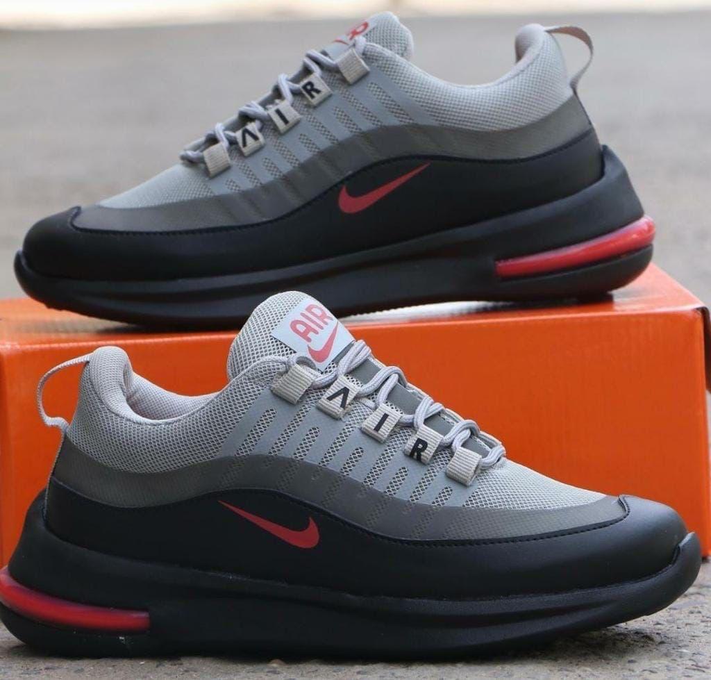 Nike Axis